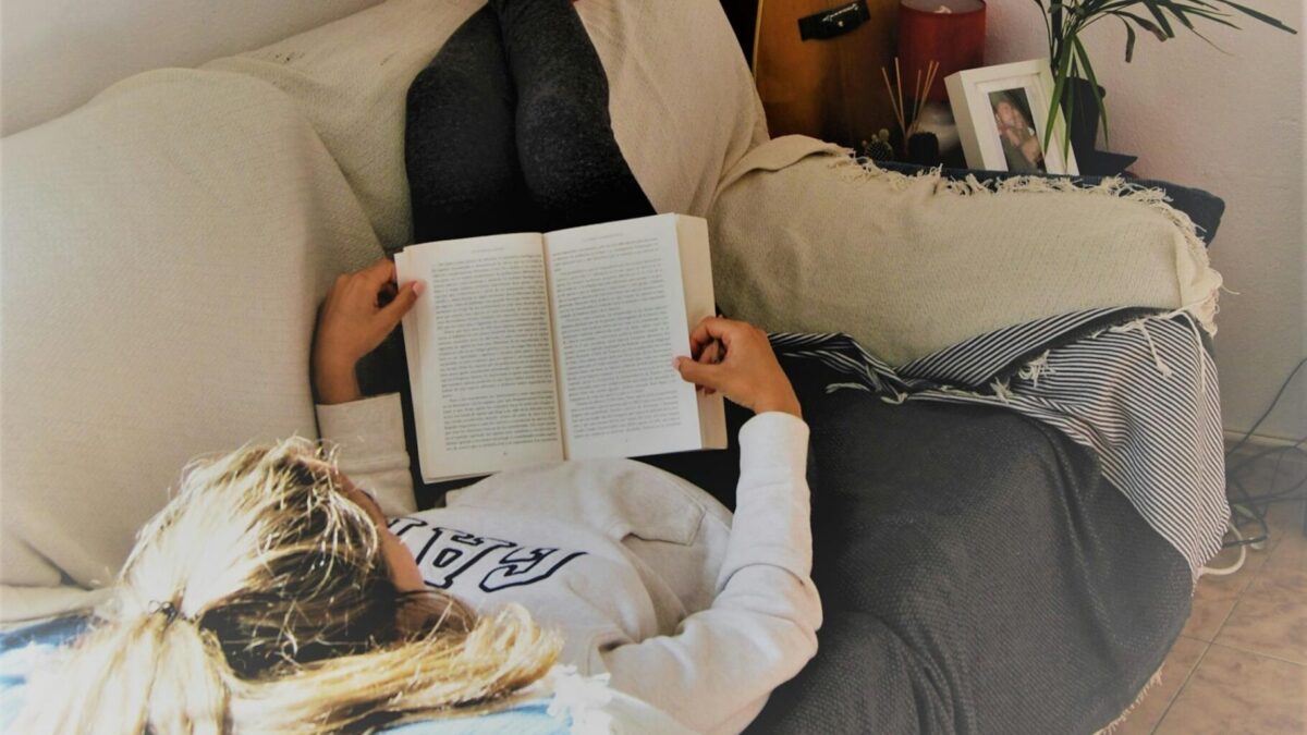 Entdecken Sie fünf Romane, die jeder Literaturliebhaber lesen sollte