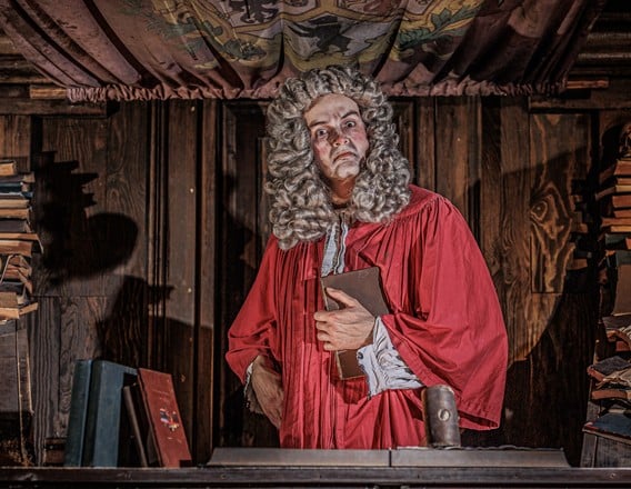 Actor performing in The London Dungeon courtroom