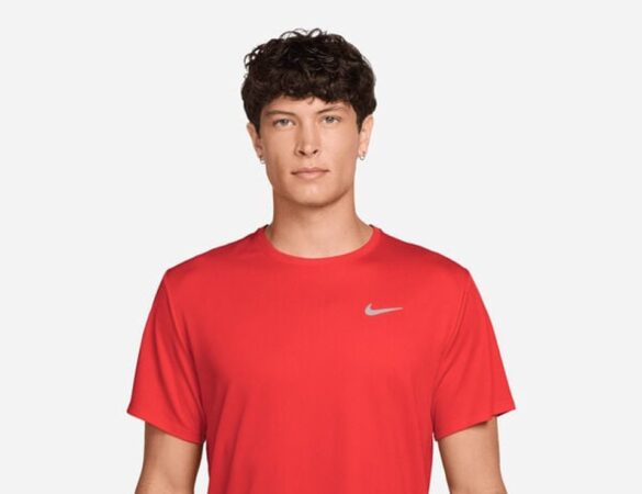 T-shirt running Nike Miler M rossa