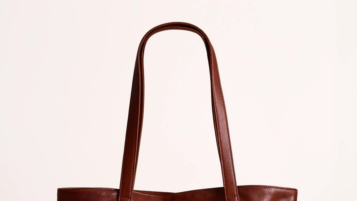 Lakeland Fashion Leather Bags Guide: Choose the Right Shape for Everyday Use