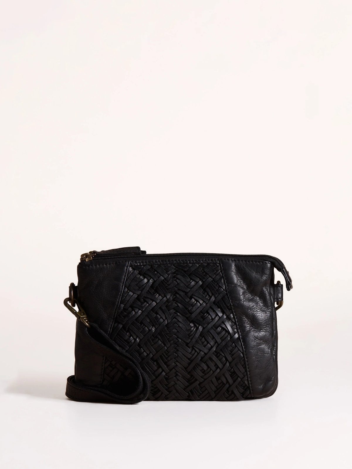 Plumpton Leather Crossbody Bag in black leather