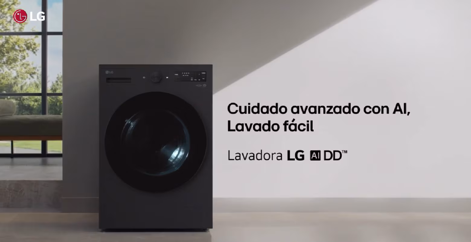 Lavadora LG de carga frontal en una imagen de producto