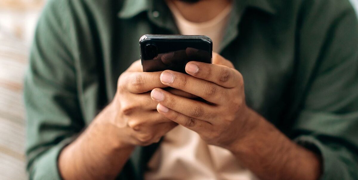 Mobiles.co.uk Review: Phone Choice, Buying Routes and Trade-offs