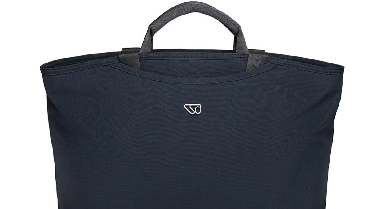 WAYB Pico Review: A portable car seat for family travel?
